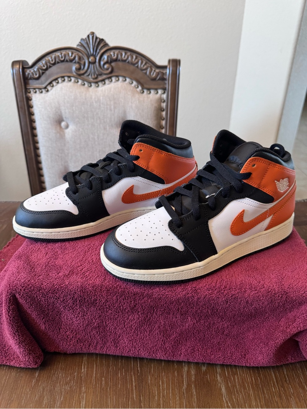 Nike Men’s Mid-Top Sneakers - Black/White/Orange